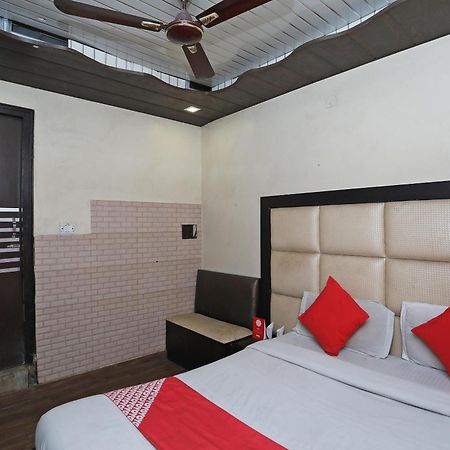 Hotel O Shri Sai International Нью-Делі Екстер'єр фото