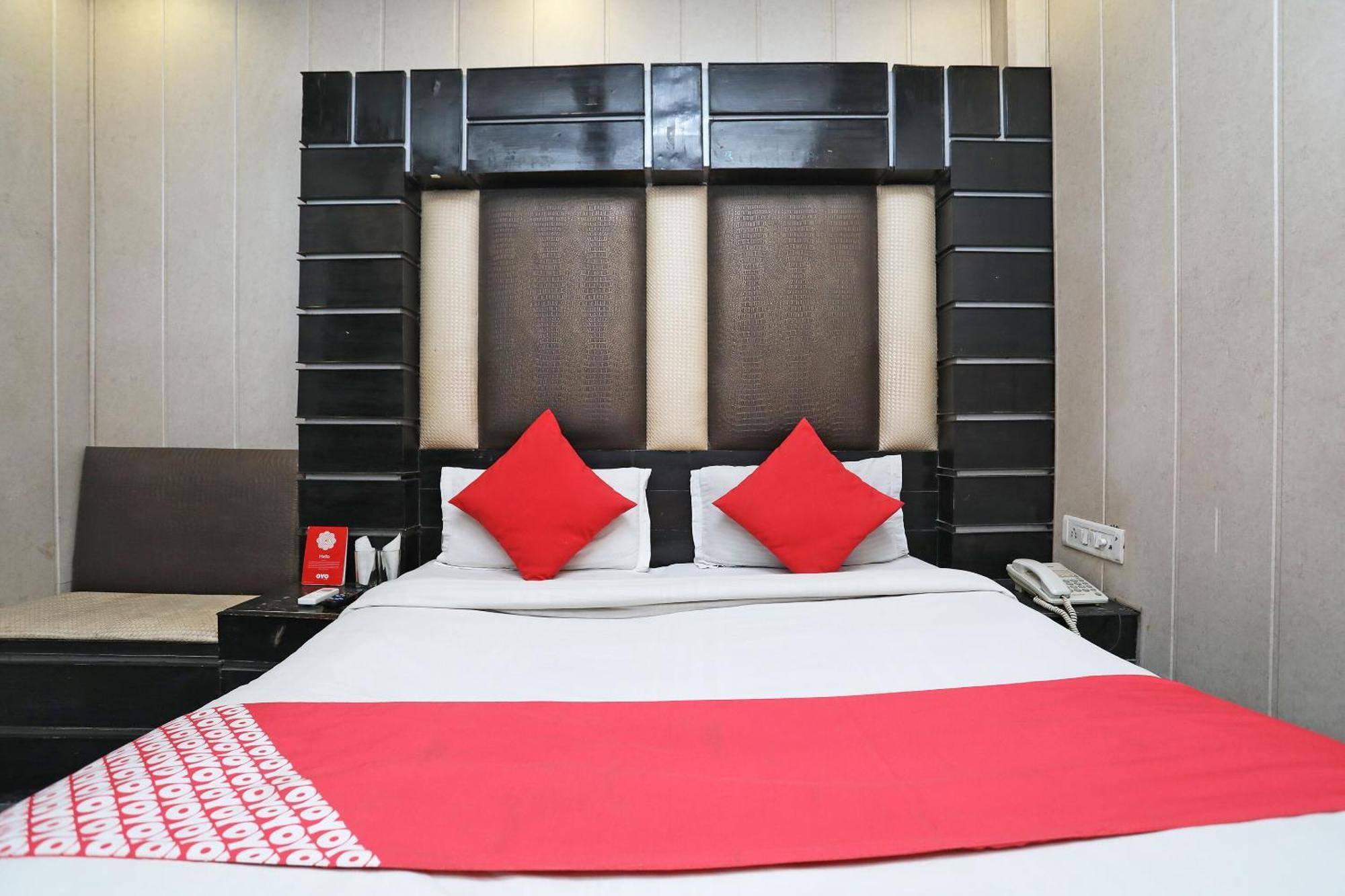 Hotel O Shri Sai International Нью-Делі Екстер'єр фото